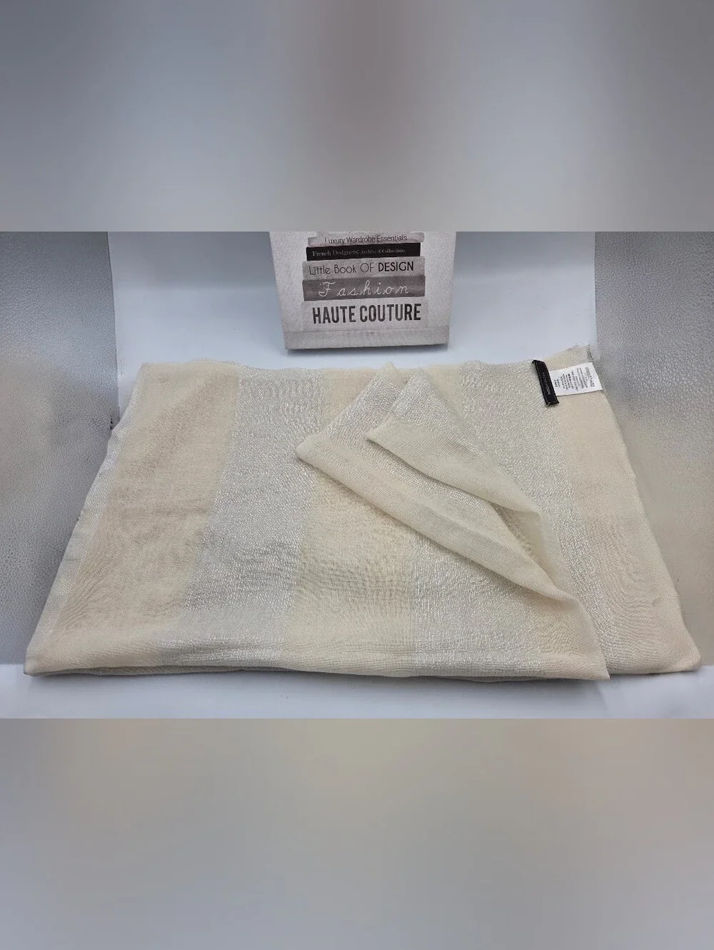 NWOT Bcbg maxazria White Beige Rectangle Scarf Large Shawl Wrap